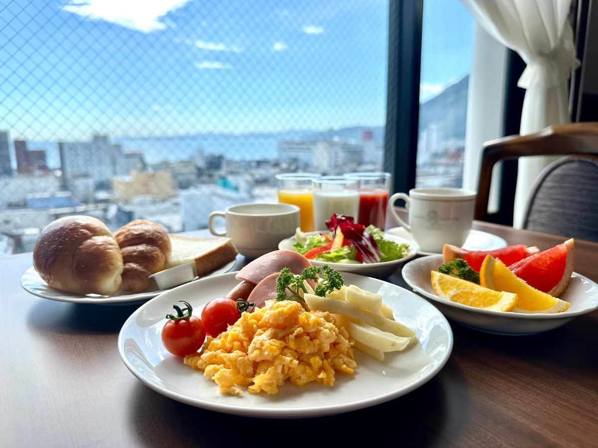 和洋ブッフェスタイルの朝食