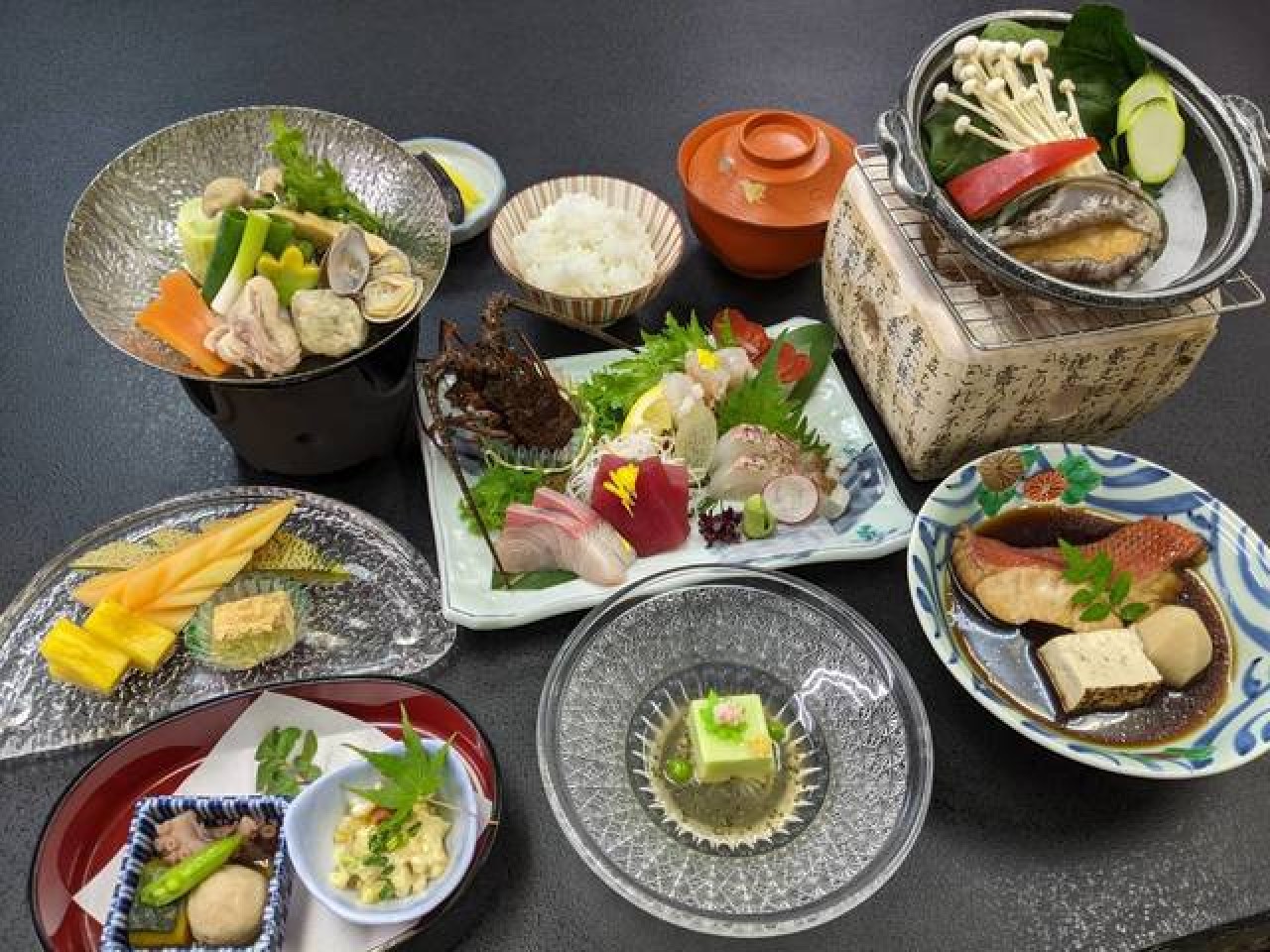 美味少量　伊勢海老　アワビ　金目鯛煮付
