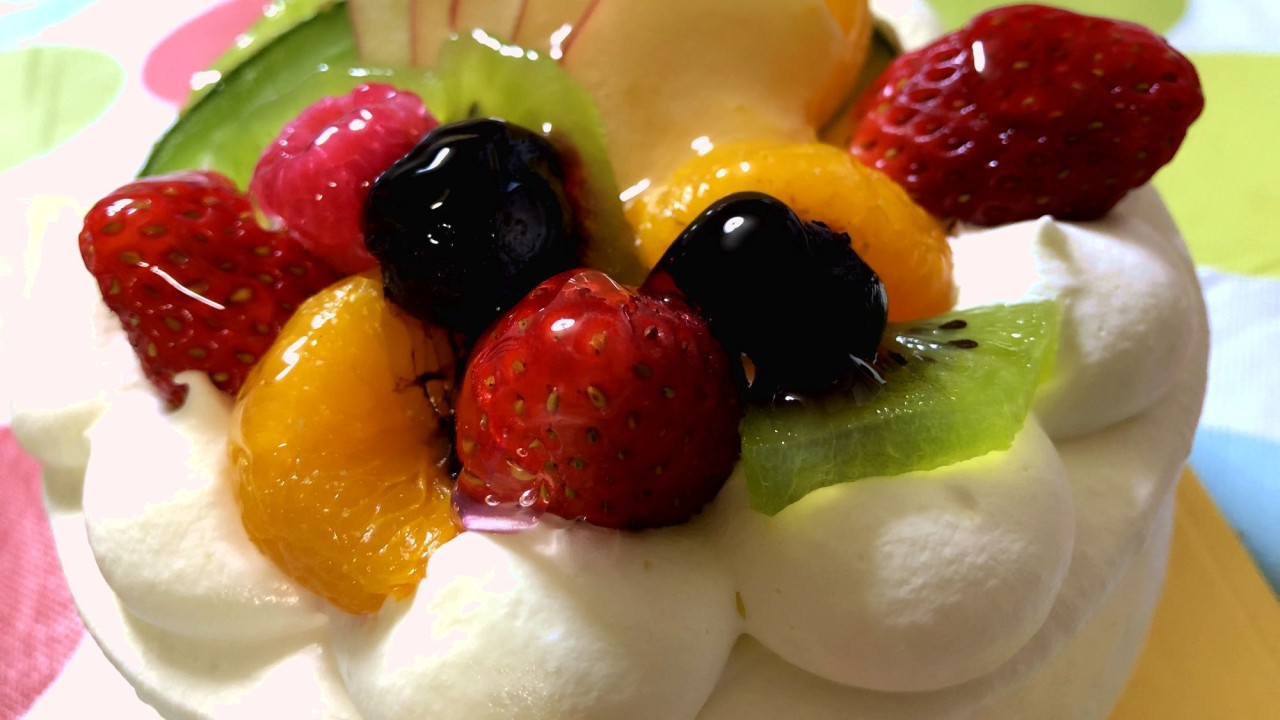 【ホールケーキ】お祝いケーキにメッセージを添えて・・・　※Happy特典のイメージ