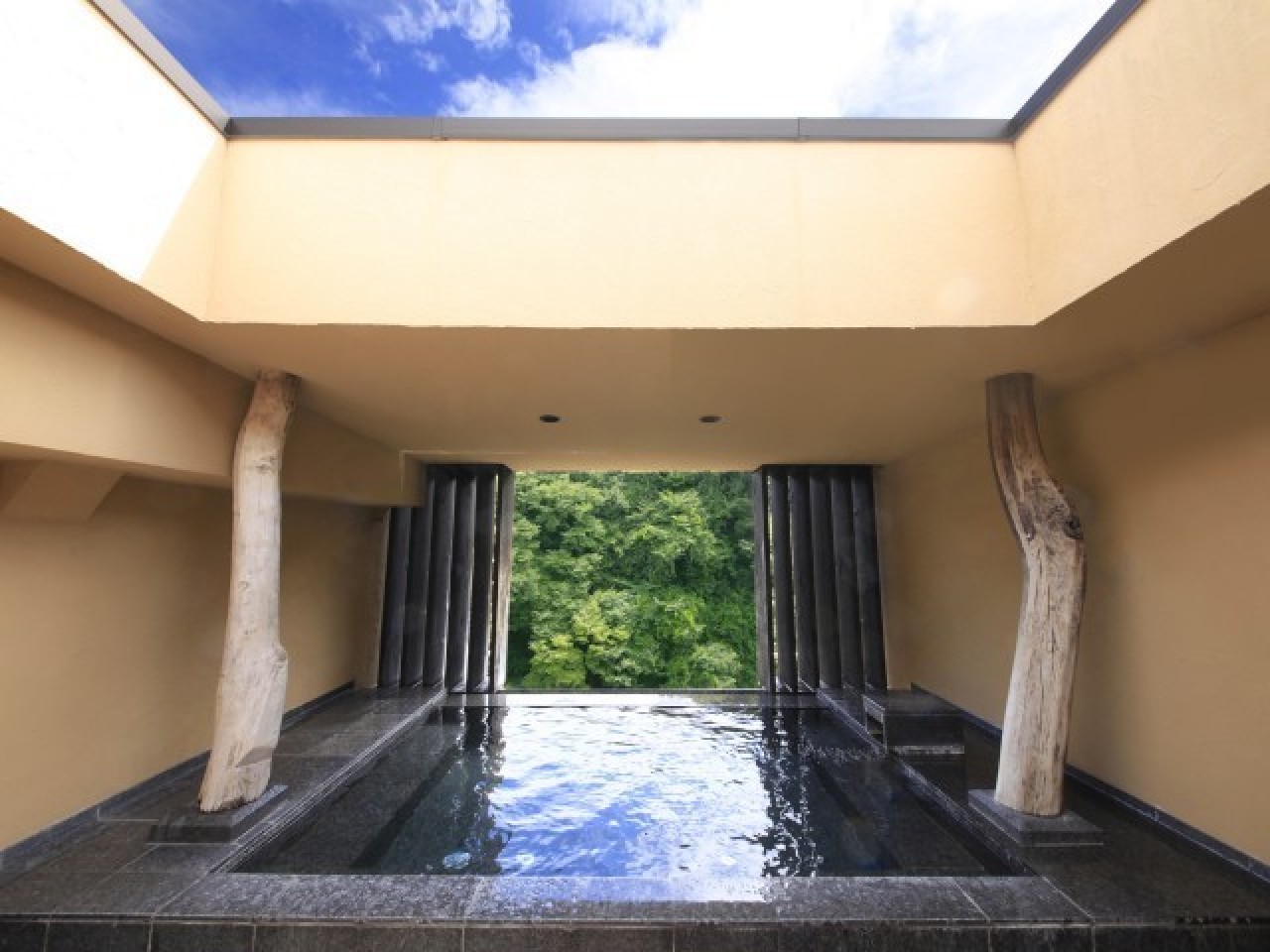 月見の湯　昼間