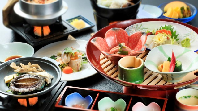 【最大１万円引き！さらに90分飲み放題付き】オーシャンビューの部屋が特別価格♪選べる牛肉or鮑