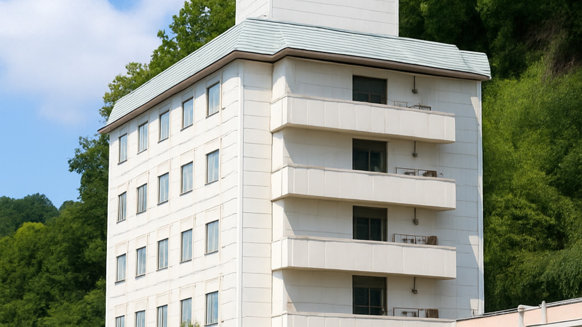 ホテルララプラス