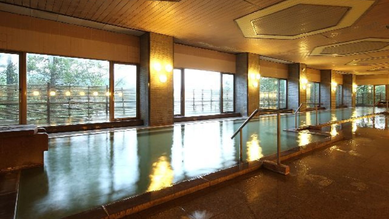 【大浴場／内風呂】「西の河原源泉」と「万代鉱」の混合泉※一例