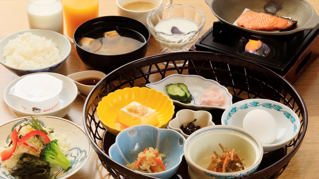 滋養たっぷり、根浜海岸の朝を届ける「浜の和食膳」朝食