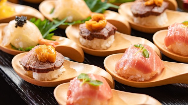 【早割30｜5％OFF】期間限定・伊根産岩ガキ登場☆とれぴち新鮮なお造りやお寿司が食べ放題！さらに飲み放題☆豪快ビュッフェ［K030KZ］