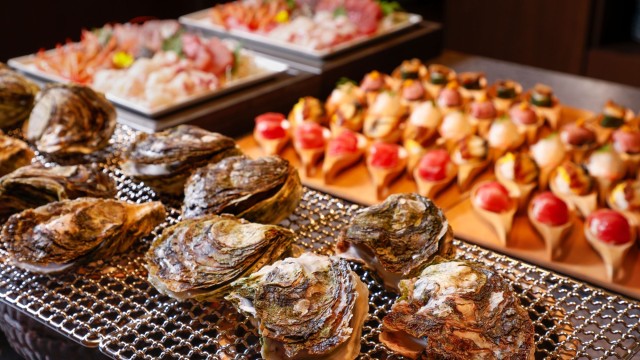 【早割60｜10％OFF｜公式サイト限定プラン】期間限定・伊根産岩ガキ登場☆とれぴち新鮮なお造りやお寿司が食べ放題！さらに飲み放題☆豪快ビュッフェ［K060KZ］