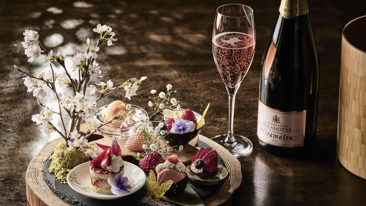 苺尽くしのウェルカムスイーツとスプマンテ