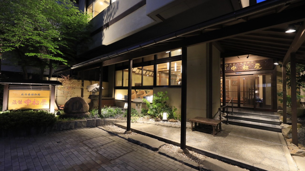 【夜の外観】信州の鎌倉の歴史と文化に包まれた癒しの空間へようこそ