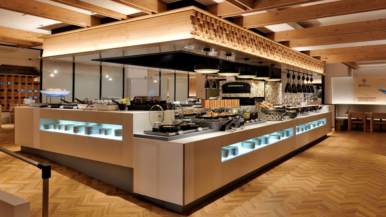 レストラン／地産地消にこだわった多彩なお料理をバイキング形式で（イメージ）