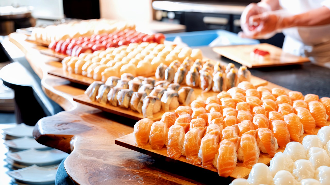 ■夕食バイキング／お寿司もお好きなだけお愉しみいただけます（イメージ）