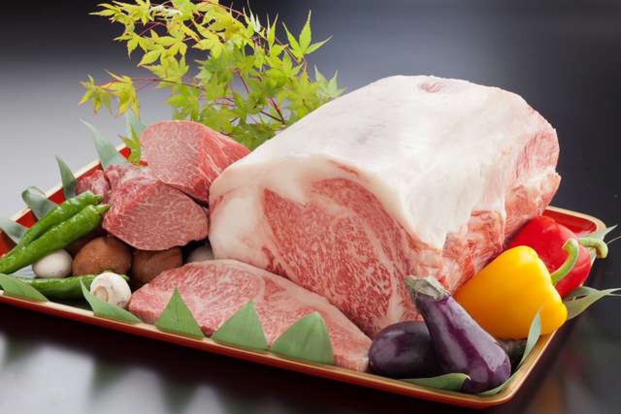 細かいサシが入った柔らかい上質なお肉をご堪能下さい(写真はイメージ)